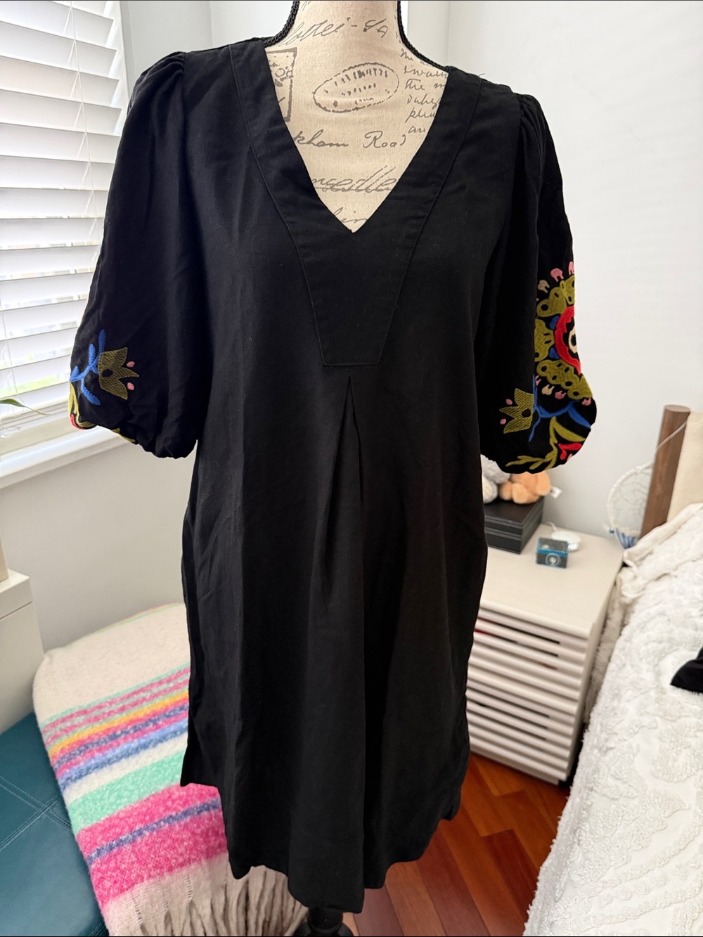 For Cynthia Black Linen V Neck mini dress